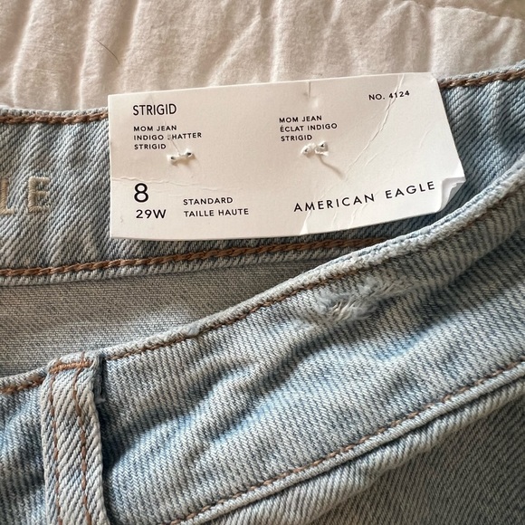 American Eagle Strigio Mom Jean - Picture 10 of 16